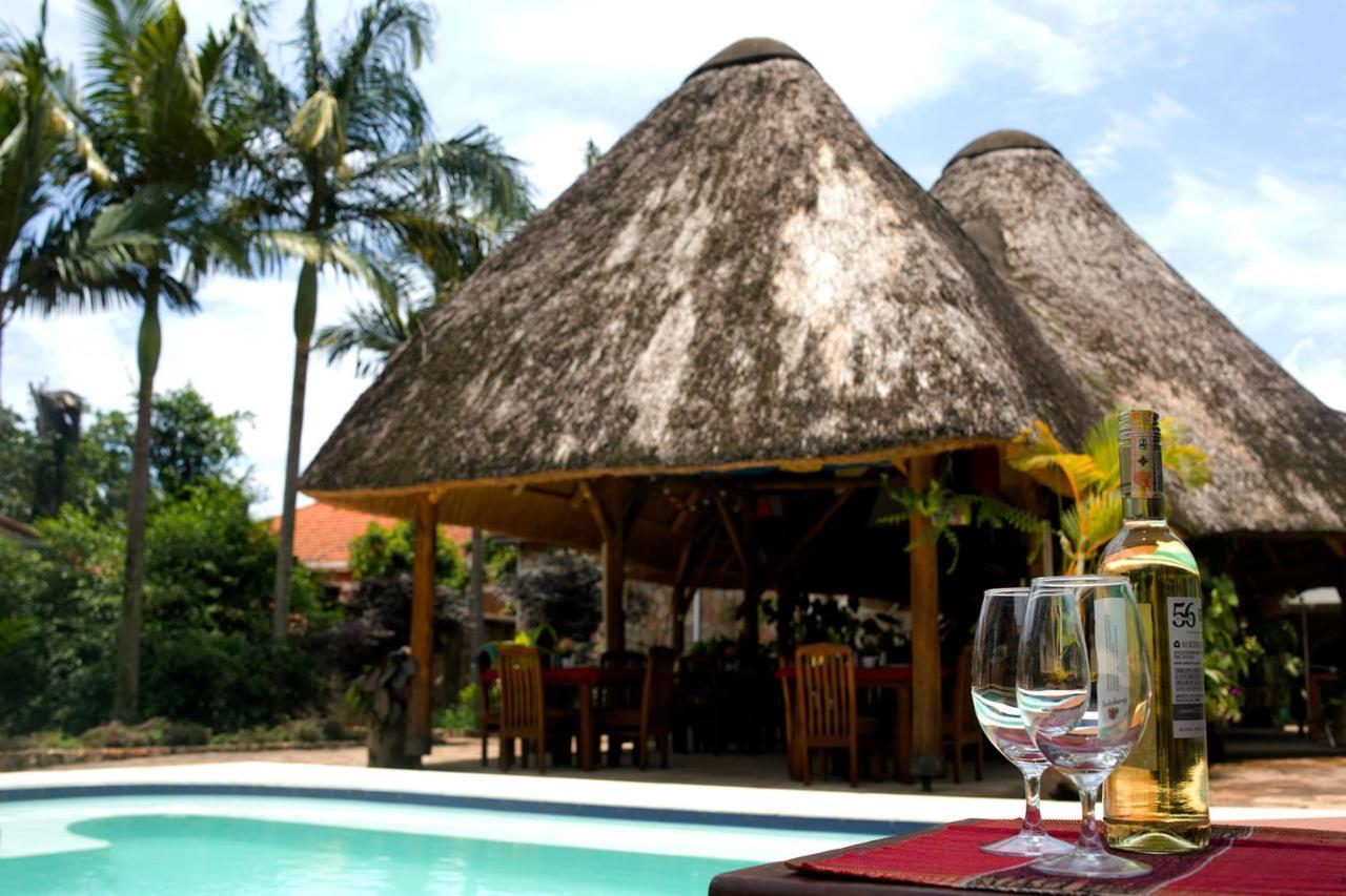 Entebbe Palm Hotel Екстер'єр фото