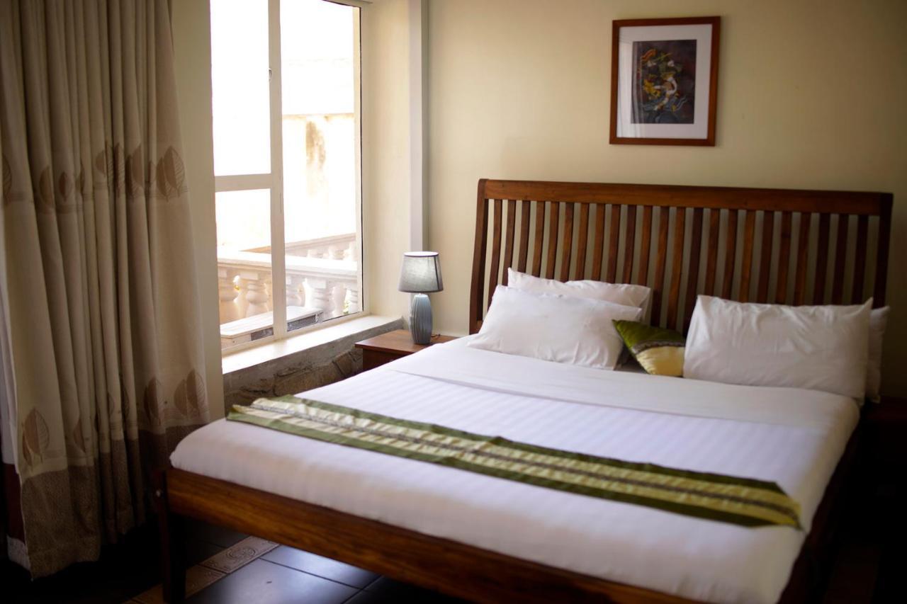 Entebbe Palm Hotel Екстер'єр фото