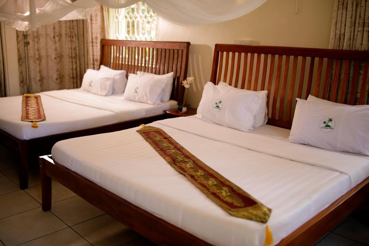 Entebbe Palm Hotel Екстер'єр фото