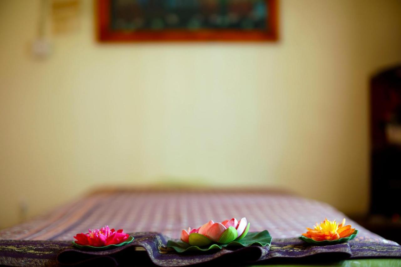 Entebbe Palm Hotel Екстер'єр фото