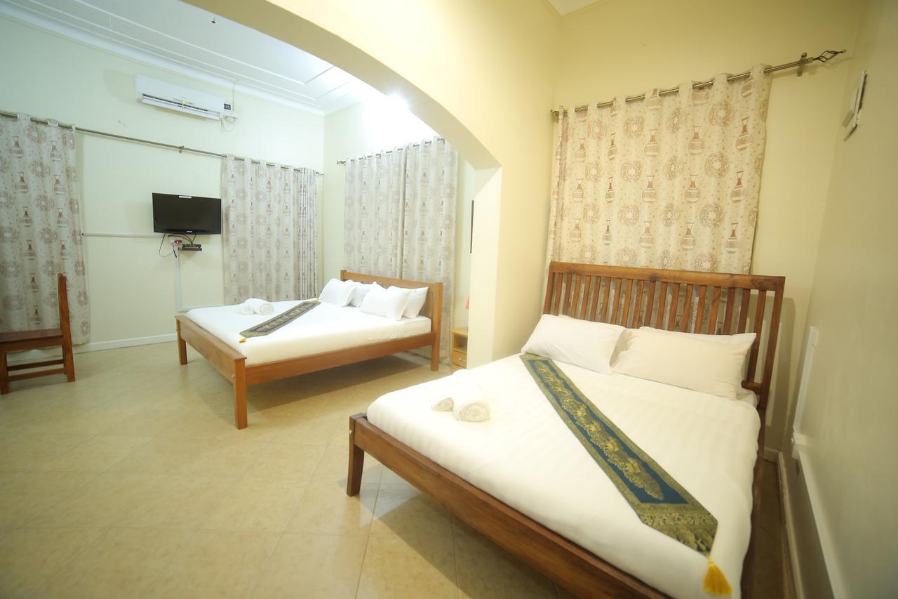 Entebbe Palm Hotel Екстер'єр фото
