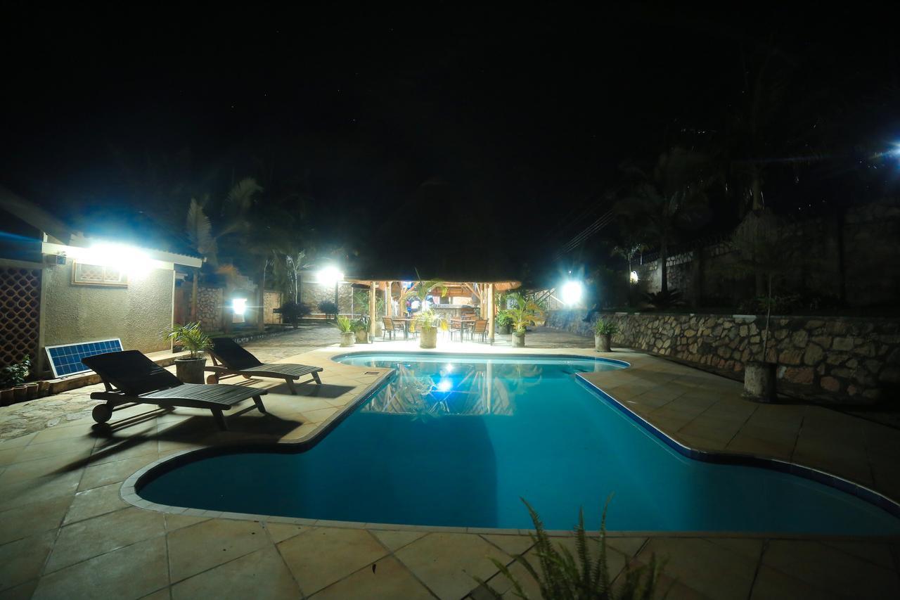 Entebbe Palm Hotel Екстер'єр фото